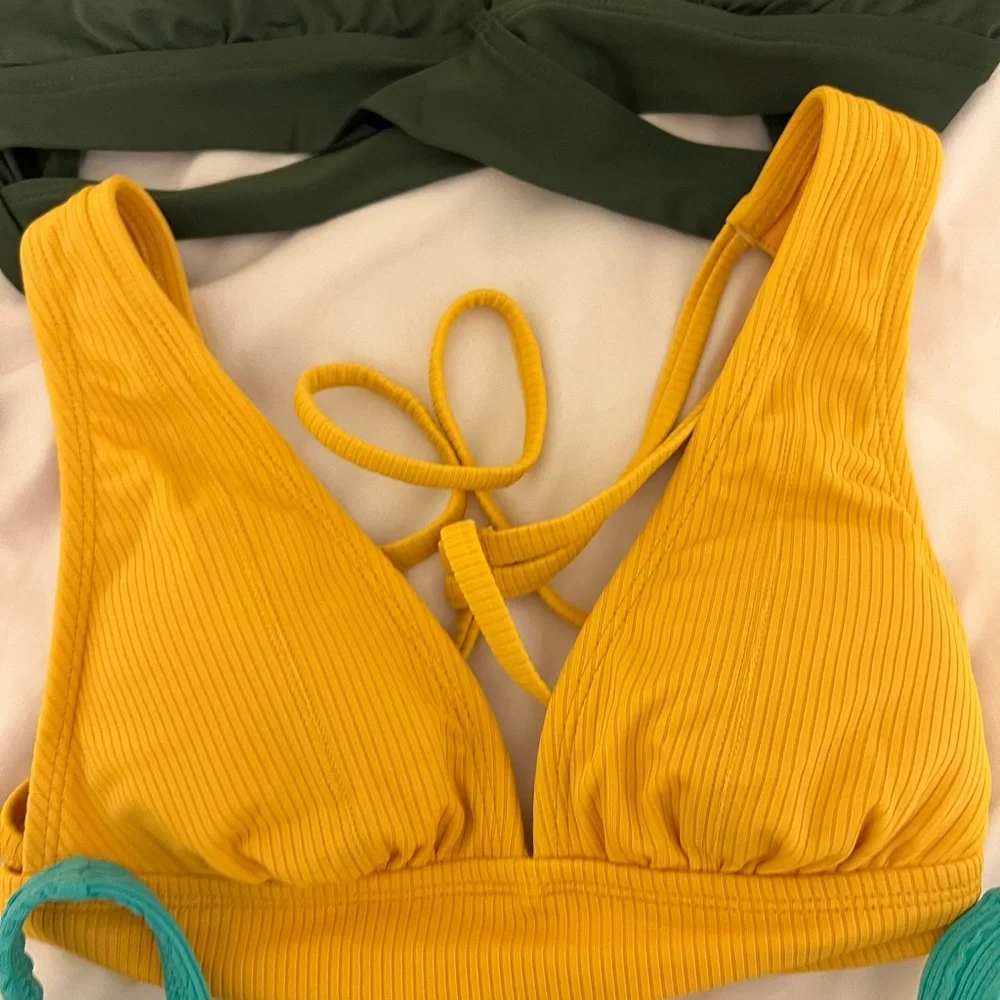 Bikini Bundle - Picture 3 of 11